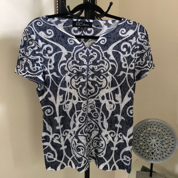 G Collection Tops - G Collection Embellished T-Shirt